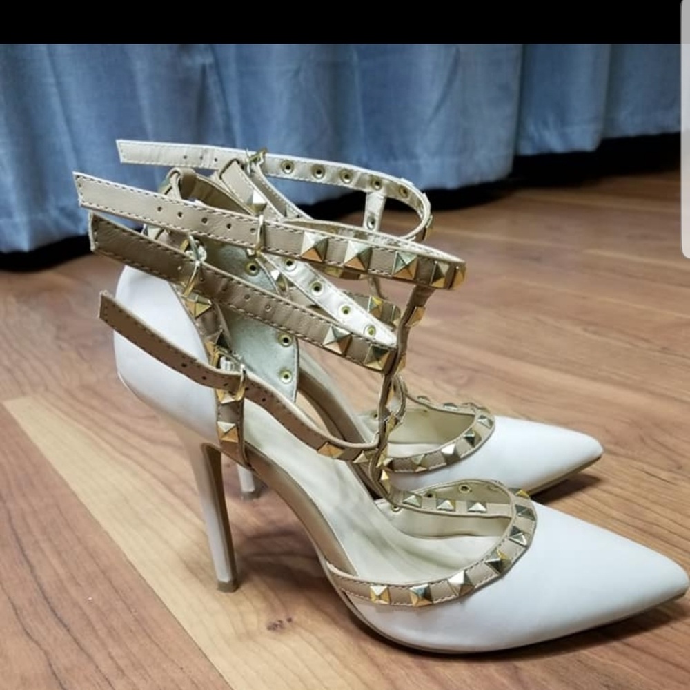 Nude heels!
